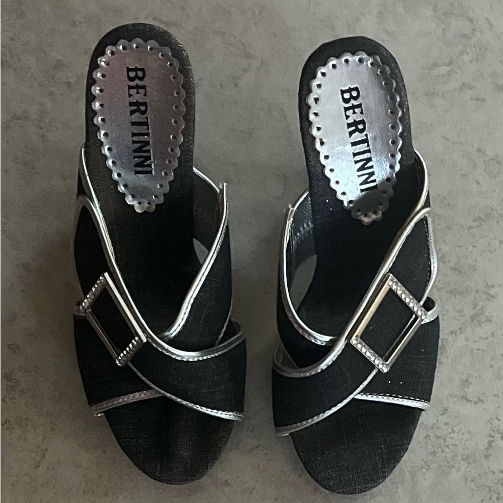 Bertini ~ Vixen11~ Black / Silver Trim ~6.5 
Box Included